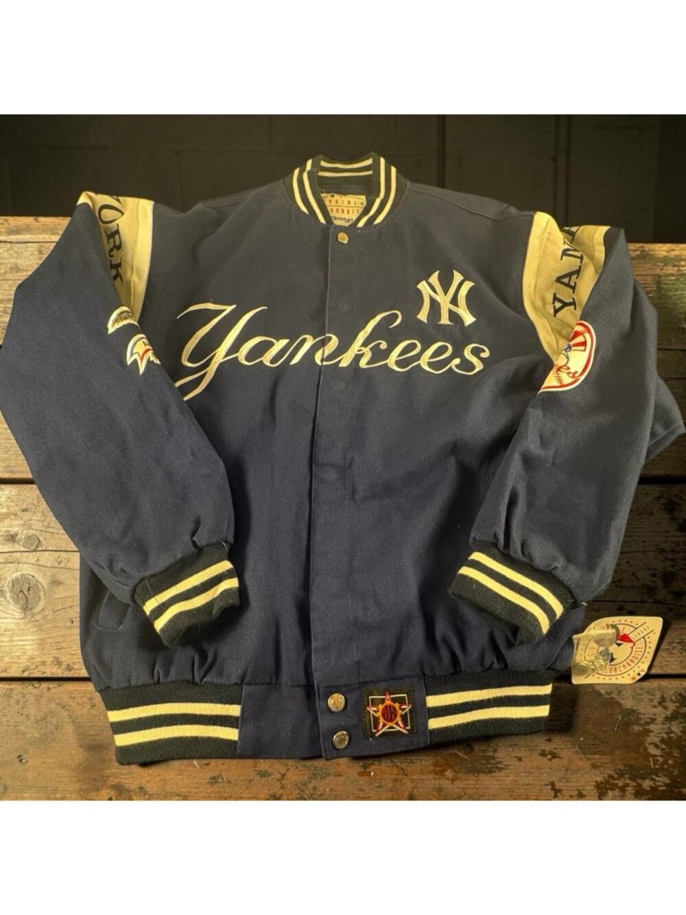 JH Design New York Yankees Jacket Mens M MLB Navy Gold Embroidered NWT READ